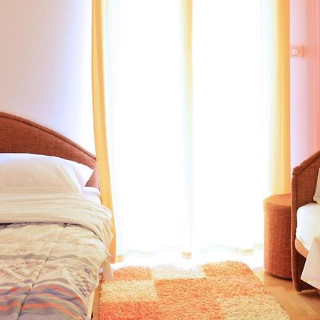 Apartment Silvija sea view Umag Buitenkant foto
