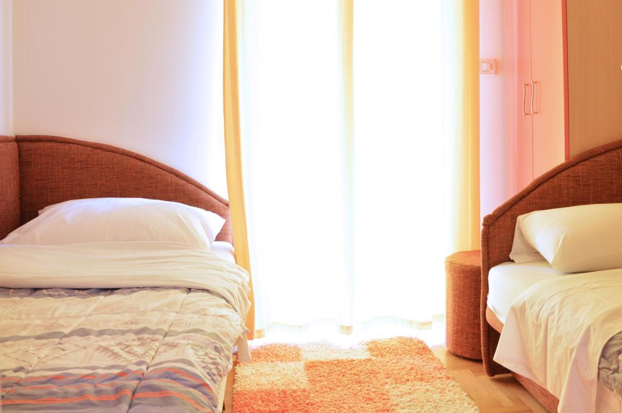 Apartment Silvija sea view Umag Buitenkant foto